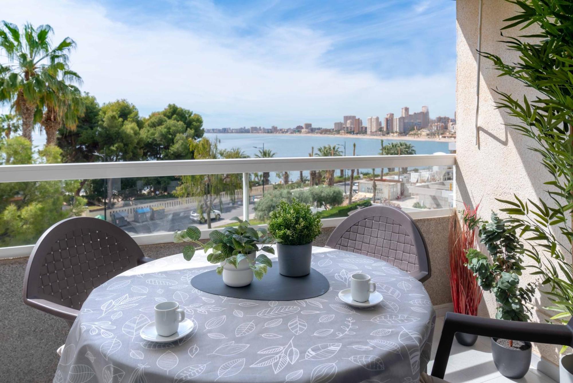 B L U E: Muchavista Sea View Apartment エル・カンページョ エクステリア 写真